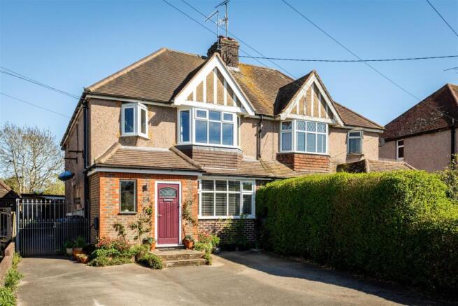 3 bed property, in Cuckfield Road, £725,000