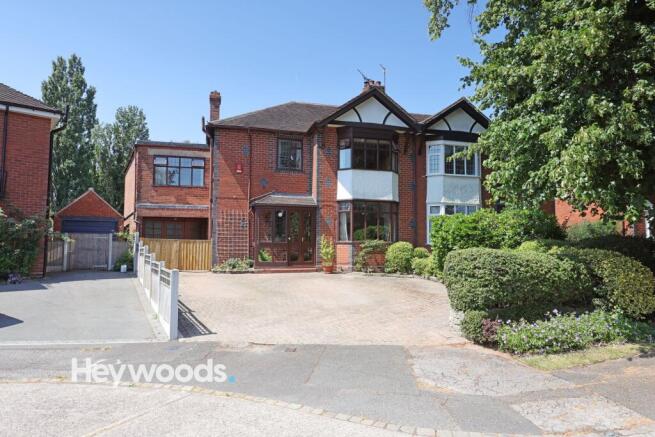 4 bed property, in Eleanor View, £350,000