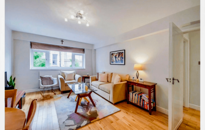 2 bed property, in Garway Road, £575,000