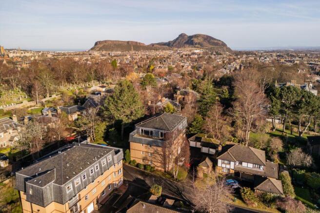 3 bed property, in 1/7 Wyvern Park, £825,000