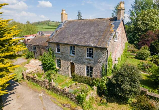 4 bed property, in Horwood, £1,450,000