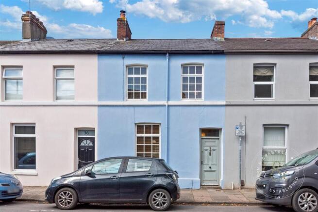 2 bed property, in 34 Mortimer Road, £299,000