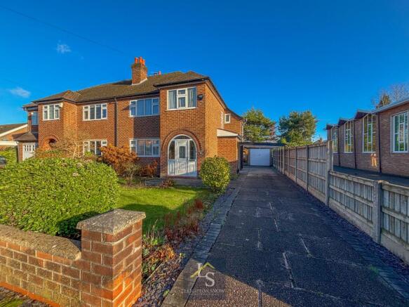 3 bed property, in Fords Lane, £525,000