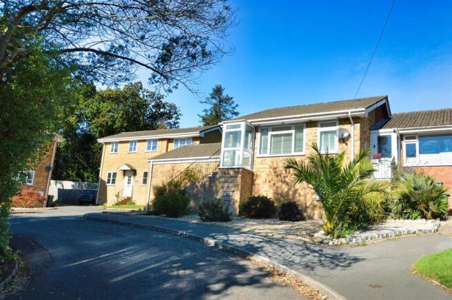 1 bed property, in ST HELENS VILLAGE, £259,950