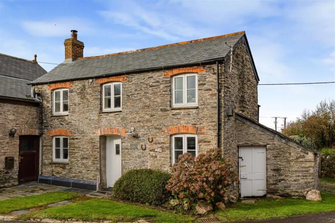 3 bed property, in Engollan, £675,000