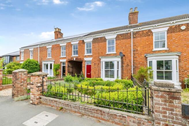 3 bed property, in Willingham Road, £205,000