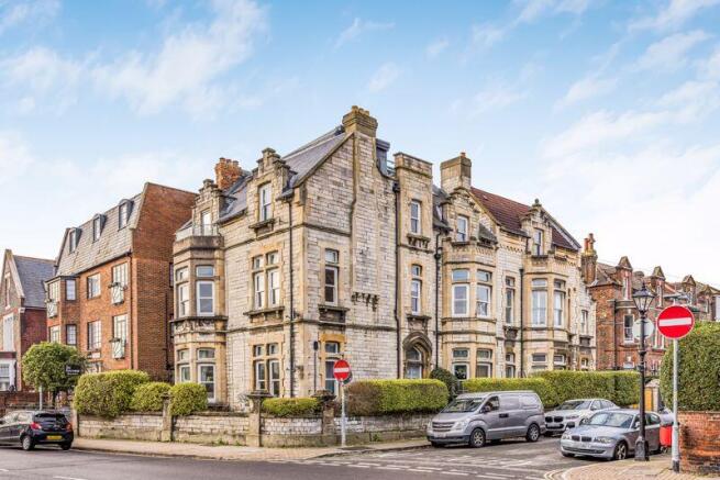 3 bed property, in Victoria Road South, £299,950