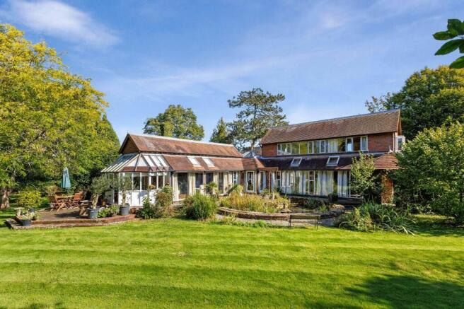 4 bed property, in The Street, £1,050,000