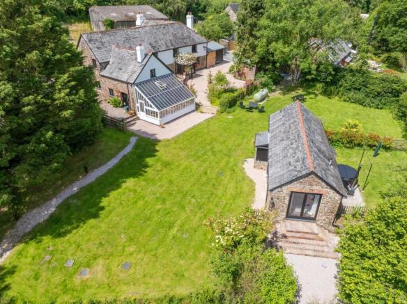 4 bed property, in Cookbury Court, £1,150,000