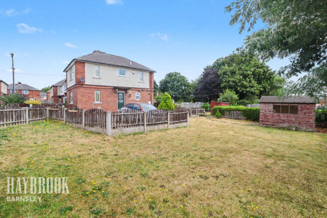 3 bed property, in Ballfield Avenue, £160,000