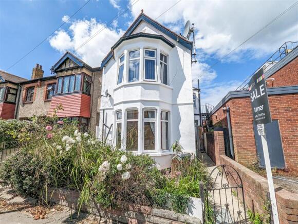 3 bed property, in LEIGHAM COURT DRIVE, £480,000