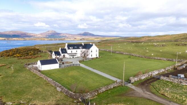 6 bed property, in Ose House, £725,000