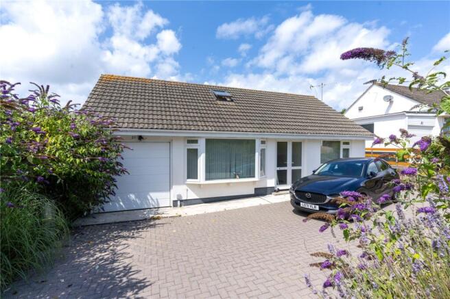 4 bed property, in Tredarvah Road, £499,950