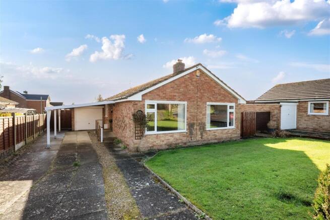 3 bed property, in Hampton Rise, £330,000