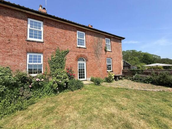 4 bed property, in Mautby Lane, £865,000