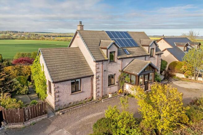 4 bed property, in Montrose, £320,000