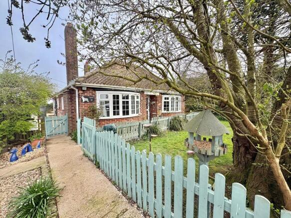 2 bed property, in South Drove, £255,000