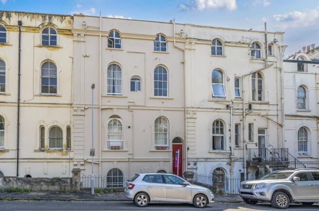 2 bed property, in South Road, £135,000