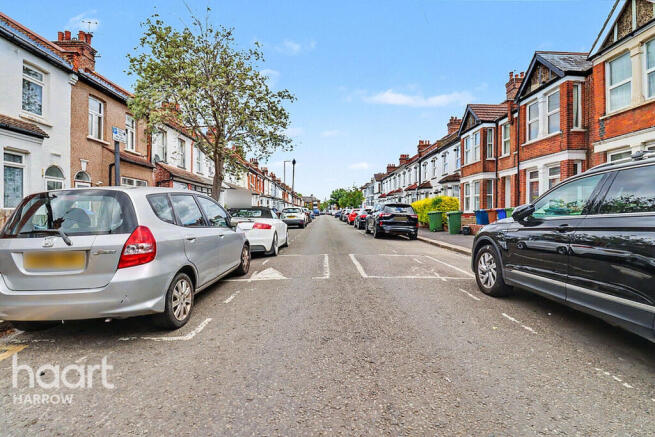 3 bed property, in Wellington Road, £500,000