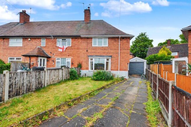 2 bed property, in Desford Close, £175,000