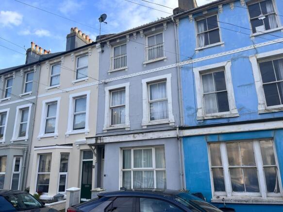 4 bed property, in Manor Road, £250,000