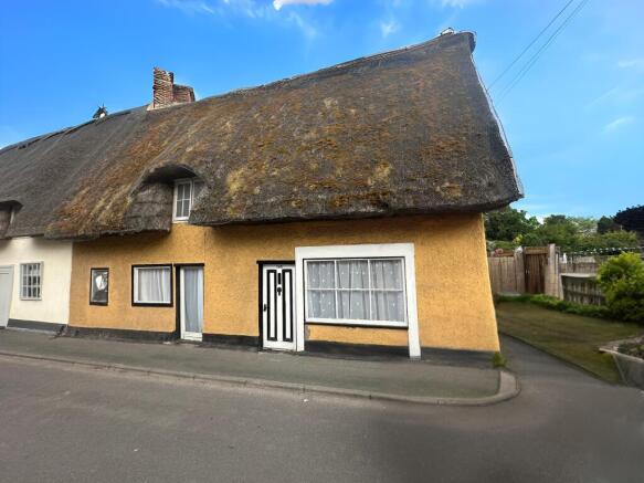 2 bed property, in High Street, £210,000