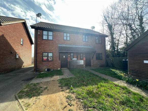 3 bed property, in The Gardens, £220,000