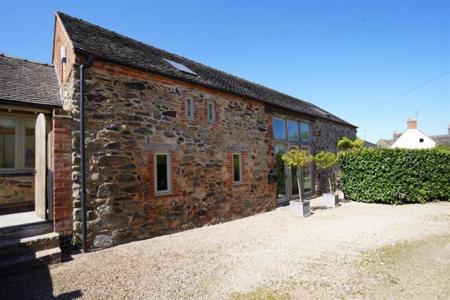 5 bed property, in Church Lane, £775,000