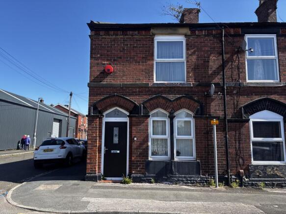 3 bed property, in Kershaw Street, £95,000