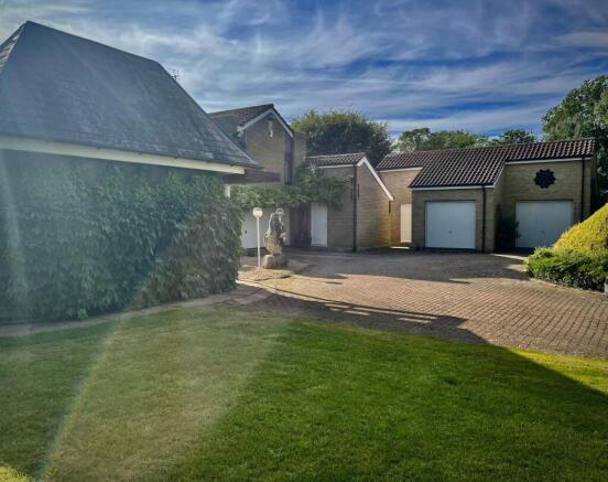 4 bed property, in Church Gate, £550,000