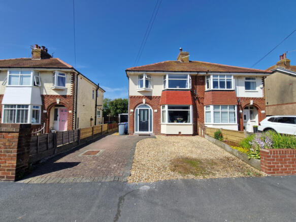3 bed property, in Carr Gate, £225,000