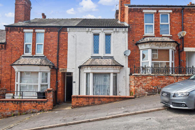 2 bed property, in Frederick Street, £145,000