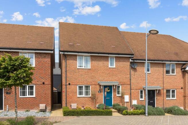 3 bed property, in Illett Way, £415,000