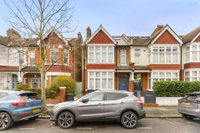 3 bed property, in Melrose Avenue, £1,100,000