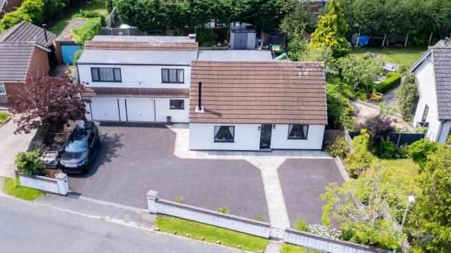 4 bed property, in Bradshaw Lane, £700,000