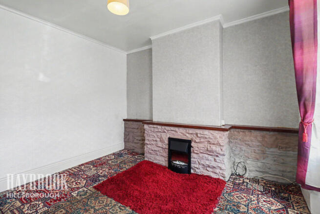 3 bed property, in Wood Road, £140,000