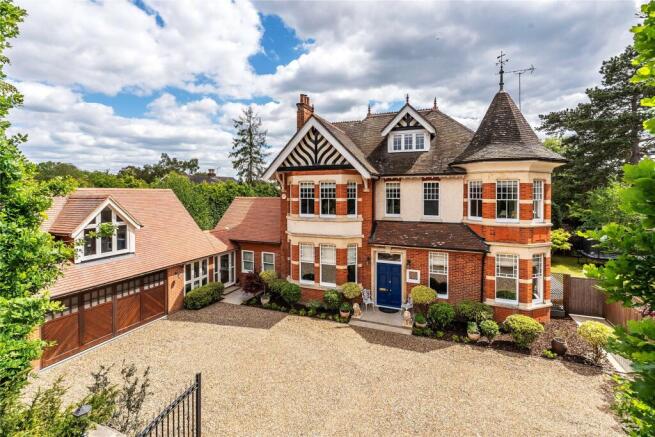 6 bed property, in Horsell, £2,750,000