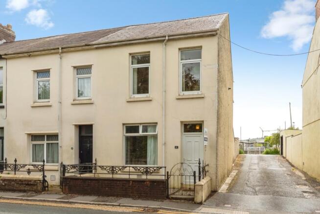 3 bed property, in Richmond Terrace, £100,000