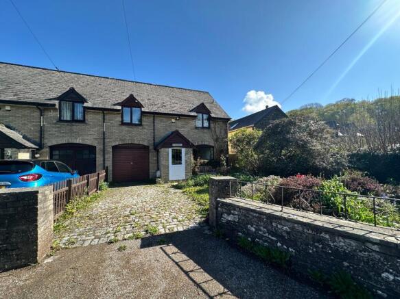 3 bed property, in Bwlch, £220,000