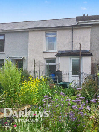2 bed property, in School Road, £110,000