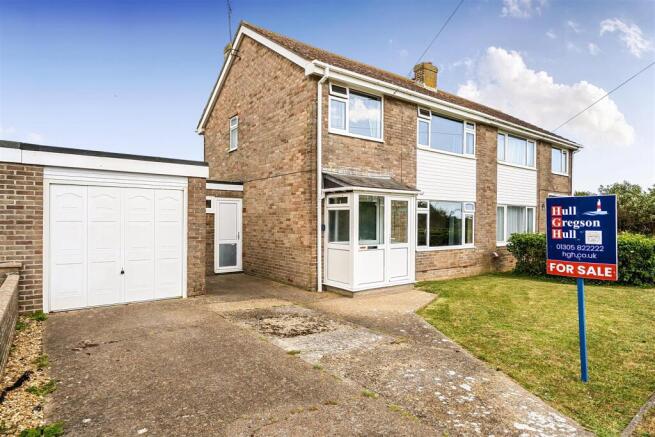 3 bed property, in Augusta Road, £270,000