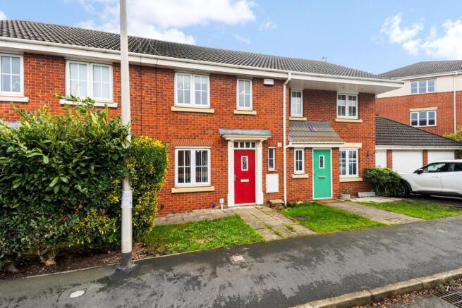 3 bed property, in Palmarsh Road, £155,000