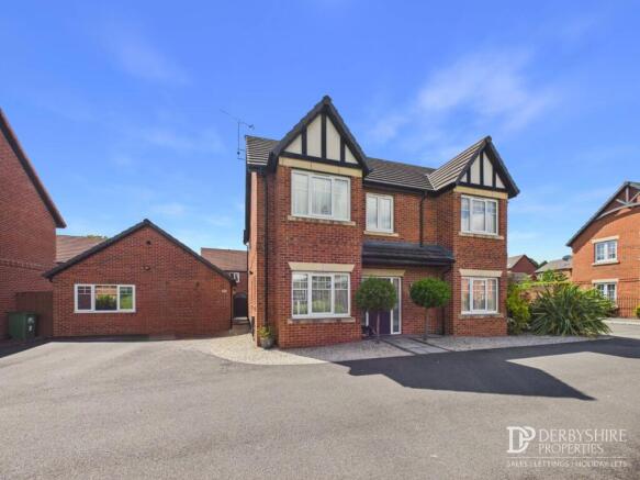 5 bed property, in Damstead Park Avenue, £499,950