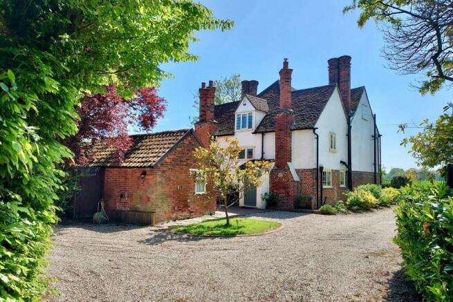 4 bed property, in Burnham Road, £925,000