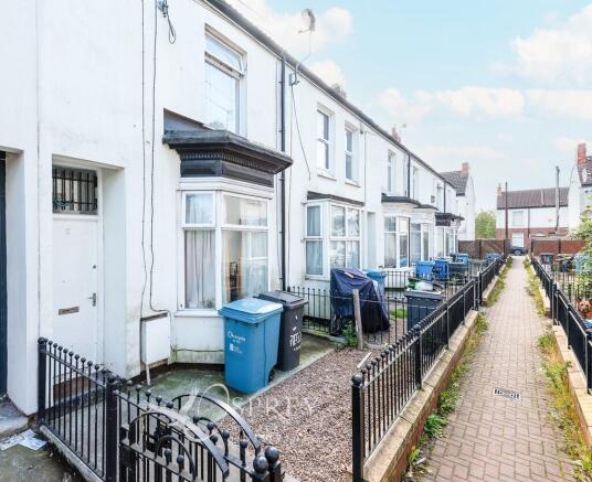 3 bed property, in Wellsted Street, £74,995