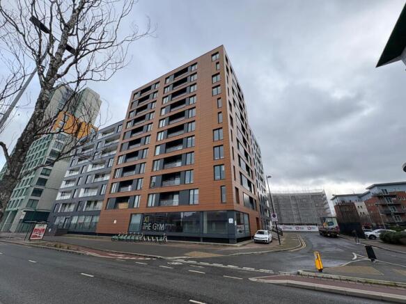 1 bed property, in Trafford Road, £120,000