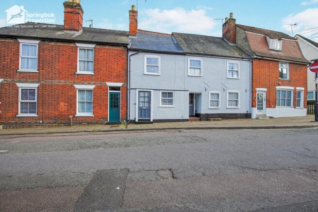 2 bed property, in Long Brackland, £200,000