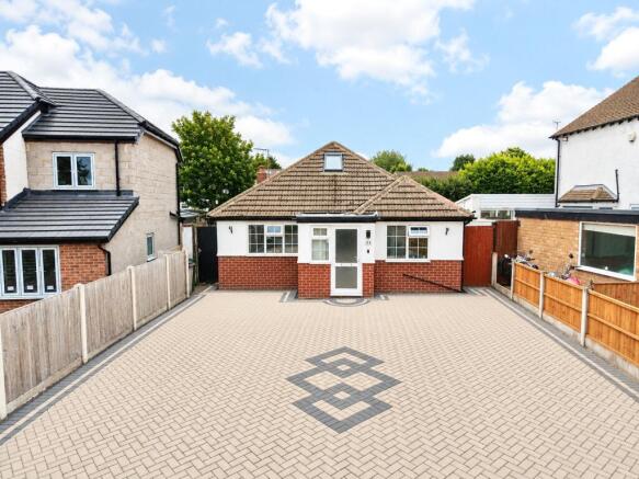 3 bed property, in Rosemead Avenue, £350,000