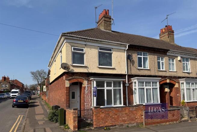 3 bed property, in St. Michaels Road, £164,995