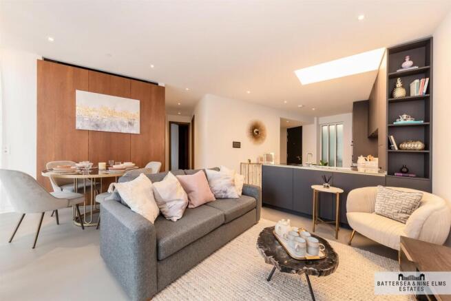 2 bed property, in Gasholders Building, £1,200,000